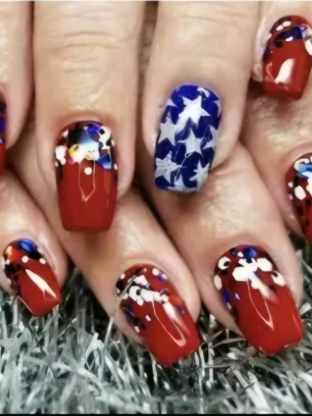 24 Pcs Patriotic Red and Blue Star Accent Nail Set